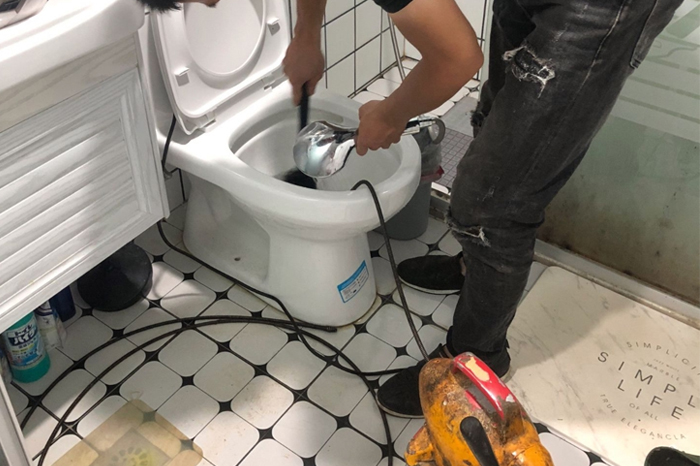 禹城马桶堵塞自己疏通还是找师傅?专业上门服务让你省时更省心